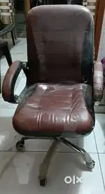 Chair with wheels a one new condition