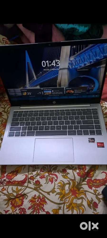 Hp  laptop 14 windos 11x64 based c laptop urgent sale 1month old only