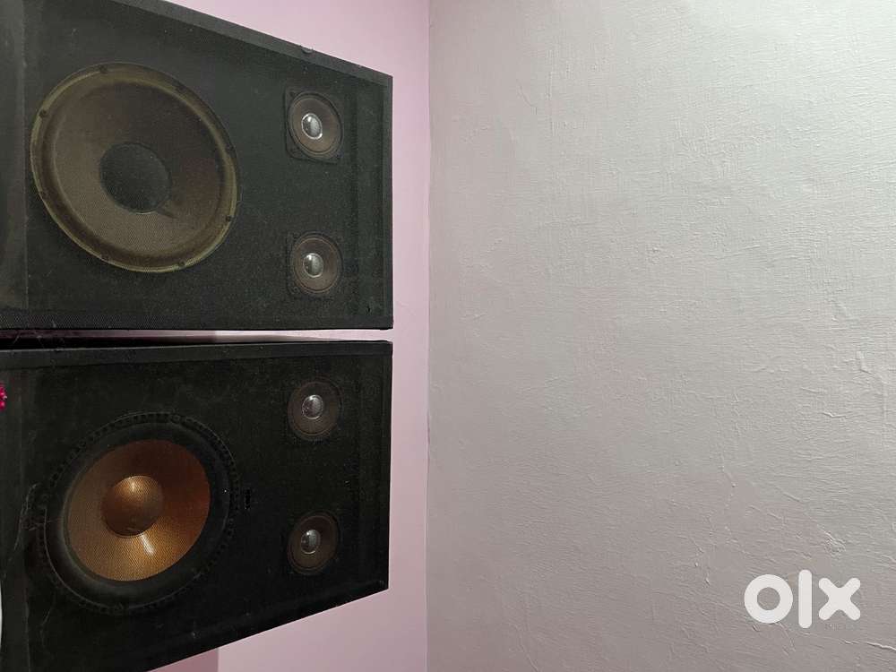 Assembled home theatre speaker