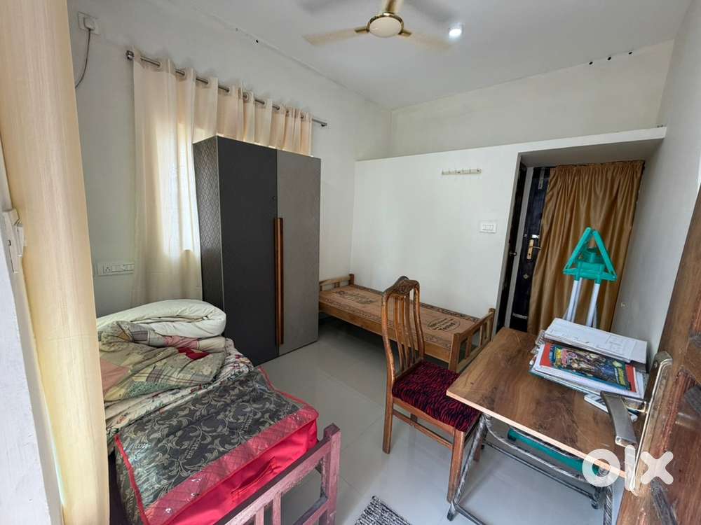 For Two ladies' Single Room attached,current and water included Pattom