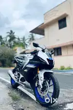 Yamaha R15V4 (2022)