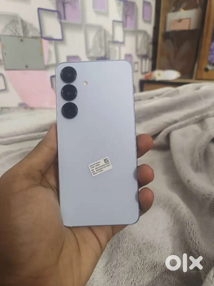 S25 2 months used 10 months warranty and insurance 12/256