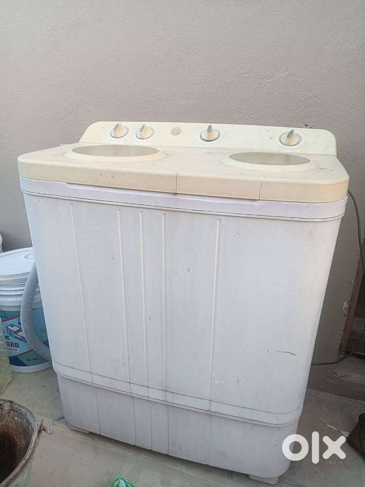 Kelvinator 6kg Semi Automatic Washing Machine – Good Condition,Budget