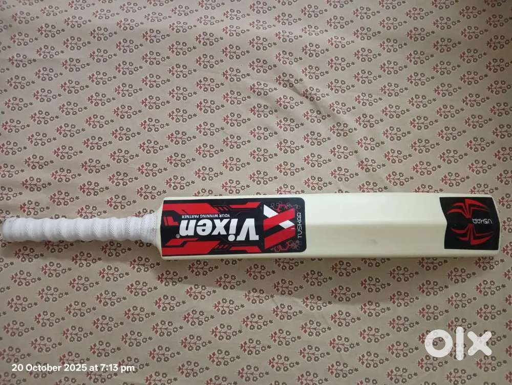 Vixen plastic bat