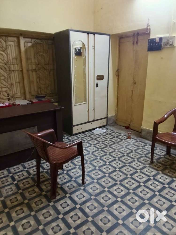 Room rent at phulbagan near metro station