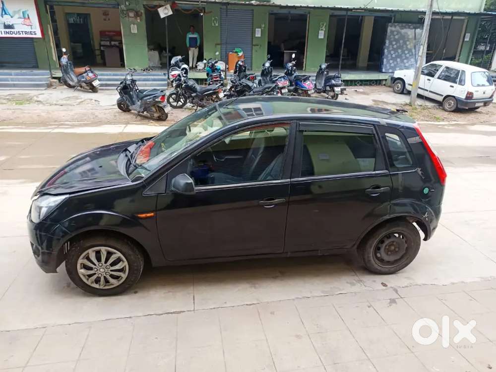 Ford Figo 2010 Petrol 60000 Km Driven