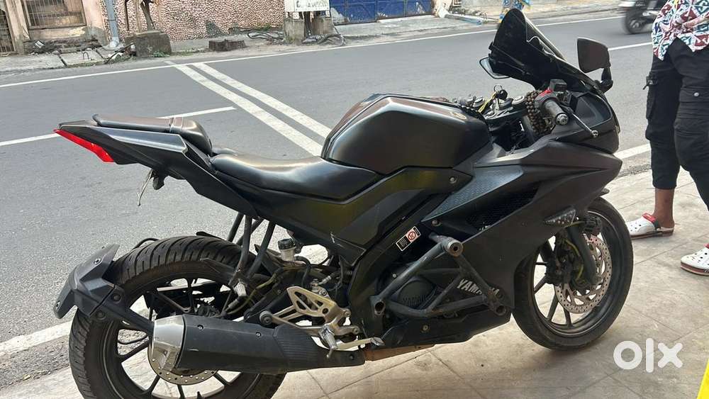 Yamaha R15  v3