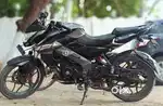 Bajaj pulser ns 125.