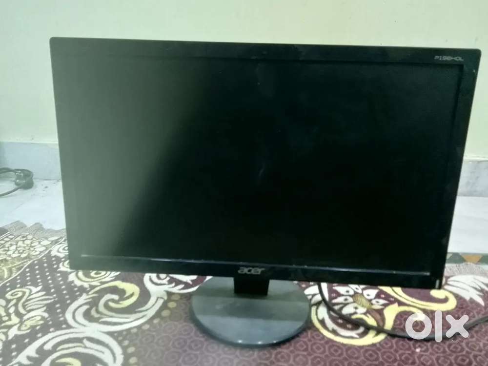 Acer 18inches led monitor