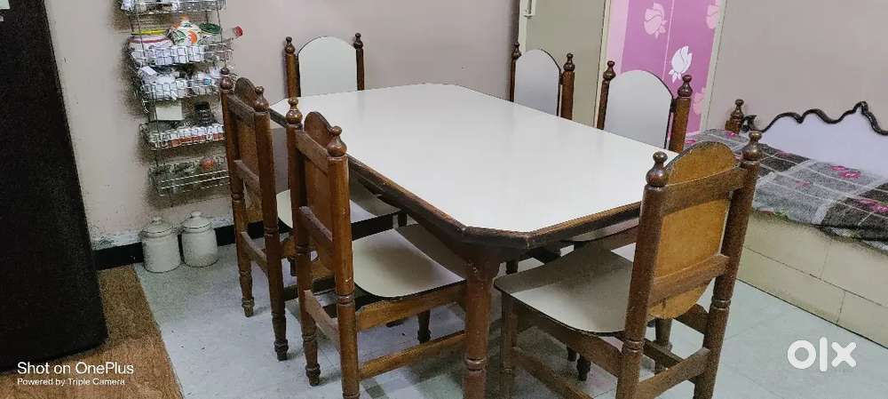 Dinning table with 6 chairs