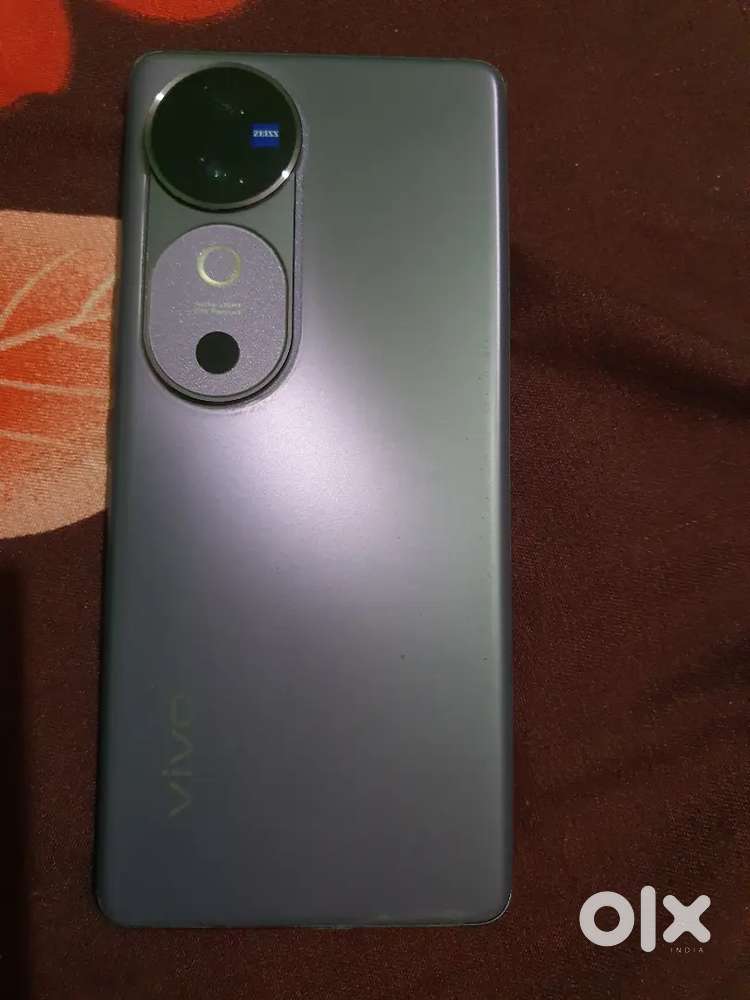 V40 8/128 gb