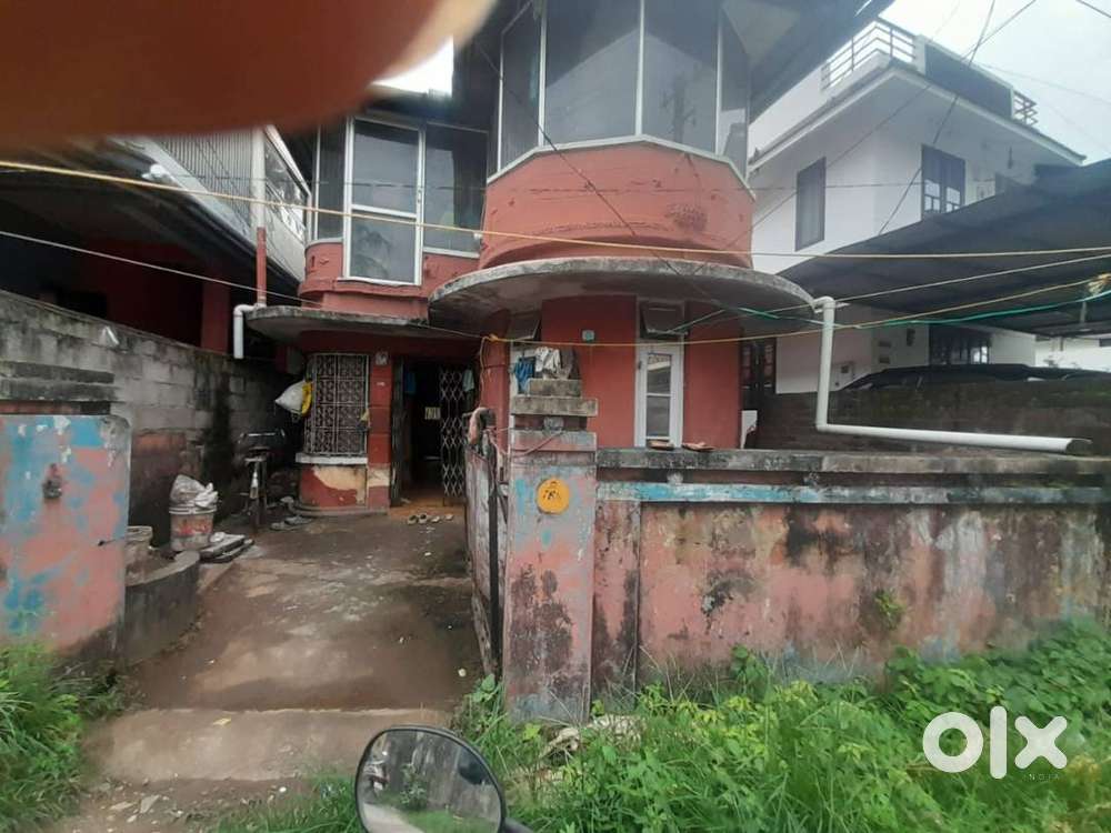 Property located between Sreevaraham and Eanchakkal.