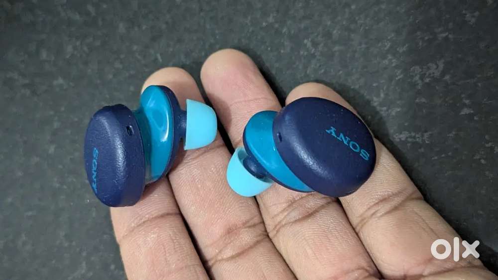 Sony Xb-700 Earbuds (Blue Colour)
