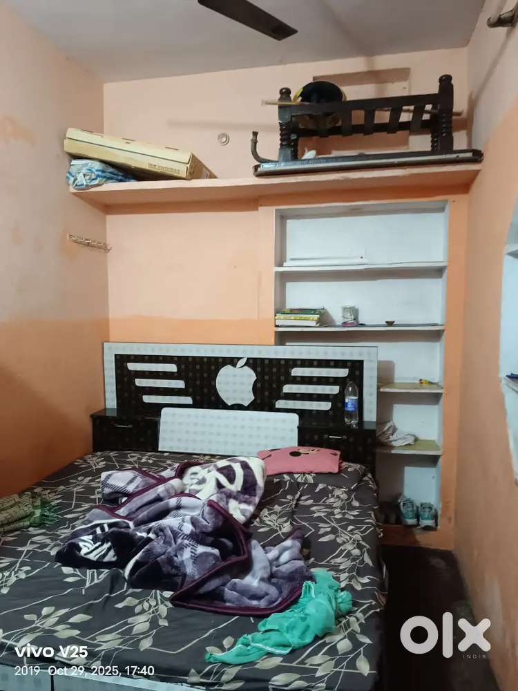 Urgent dena hai rent pe room