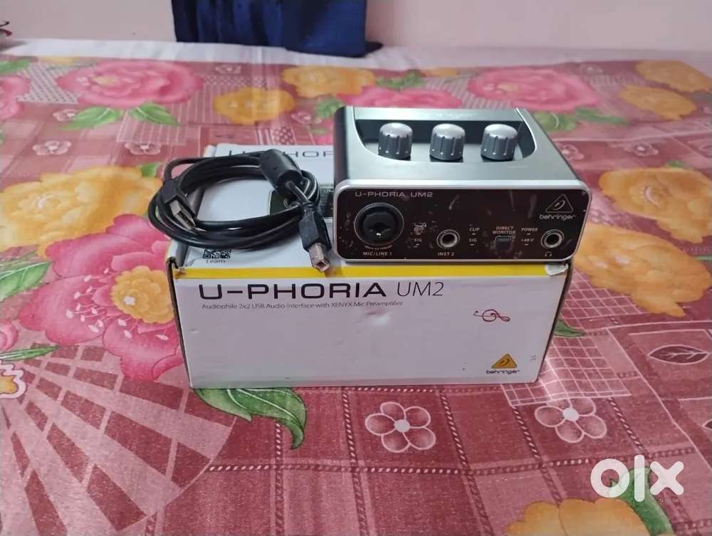 Behringer UM2 audo interface and Audio- technica ATH-M40x headphones