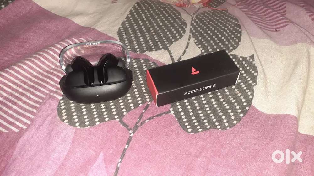 Earbuds Boat Company And Ant esports Wifi+Bluetooth dongle