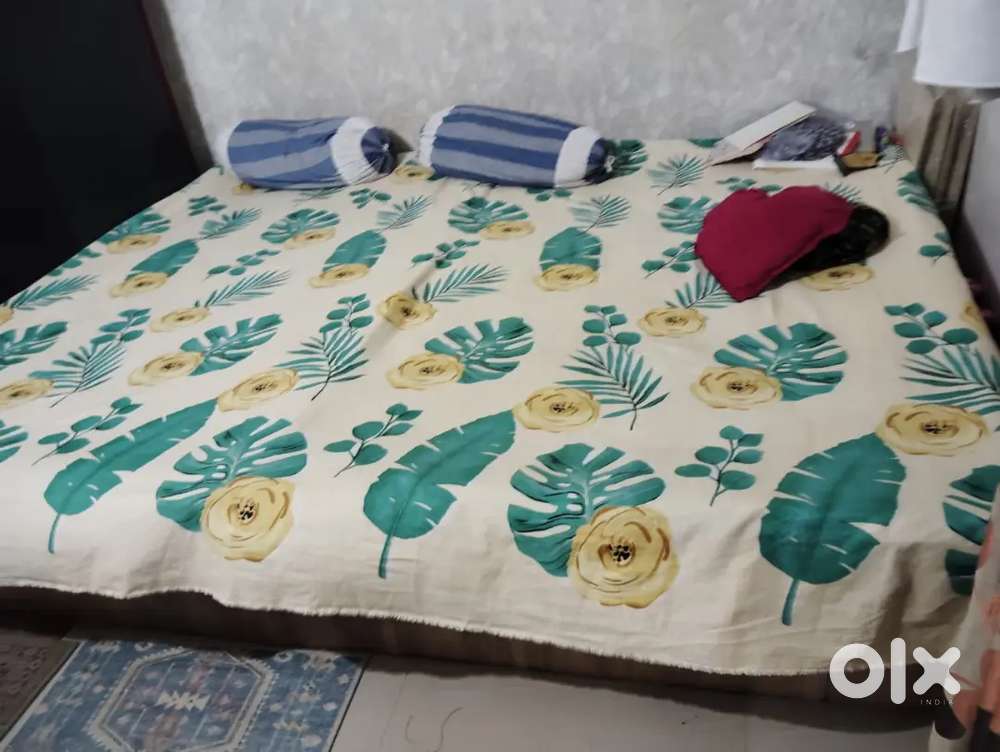 2 SET OF BED ( 6*4) WITH BOX