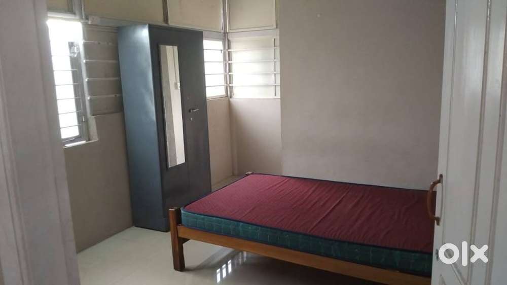 FULLY FURNISHED 1 BHK AC 2ND FLOOR  FOR FAMILY .
