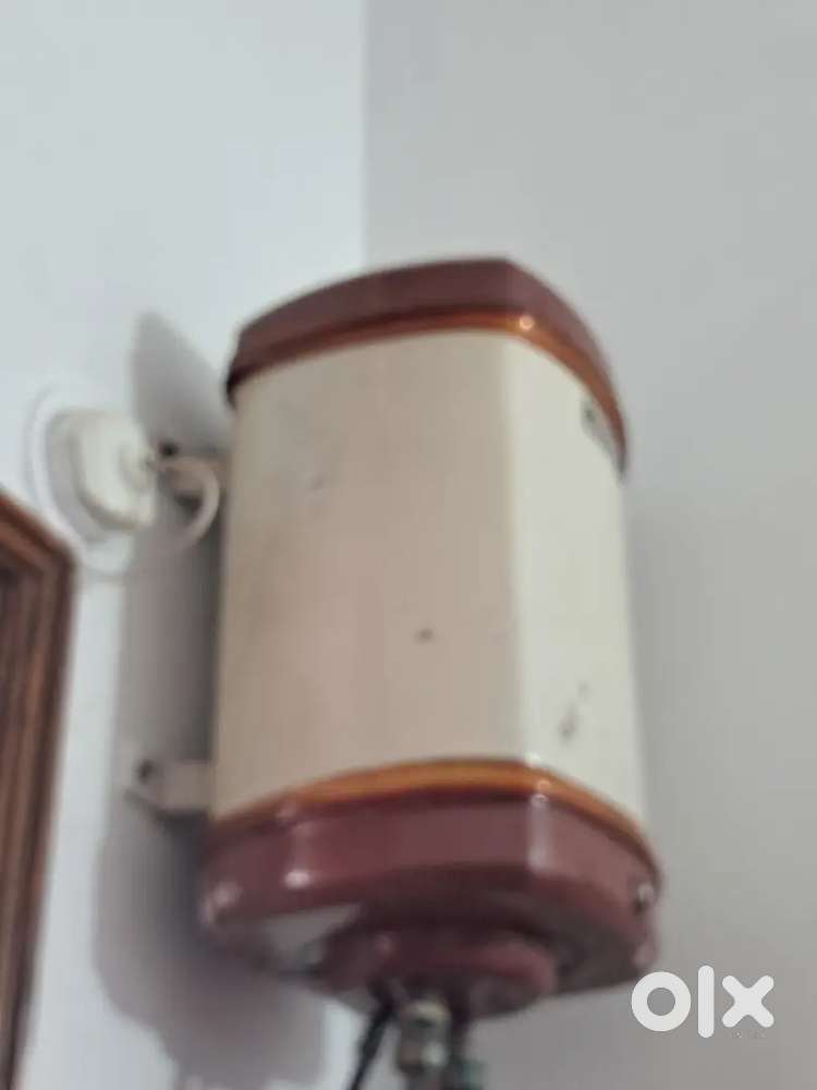 Instant water geyser