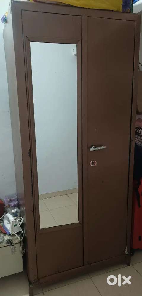 Tijori - wardrobe (Almirah)