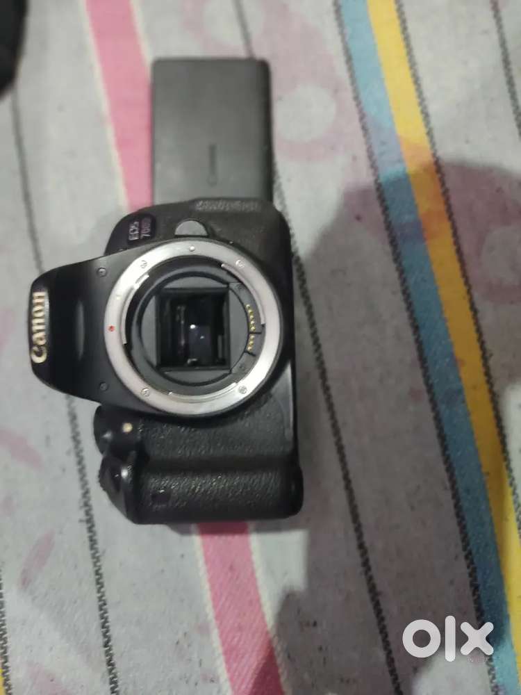 Canon EOS 700D with 18-55mm Lens – Excellent Condition