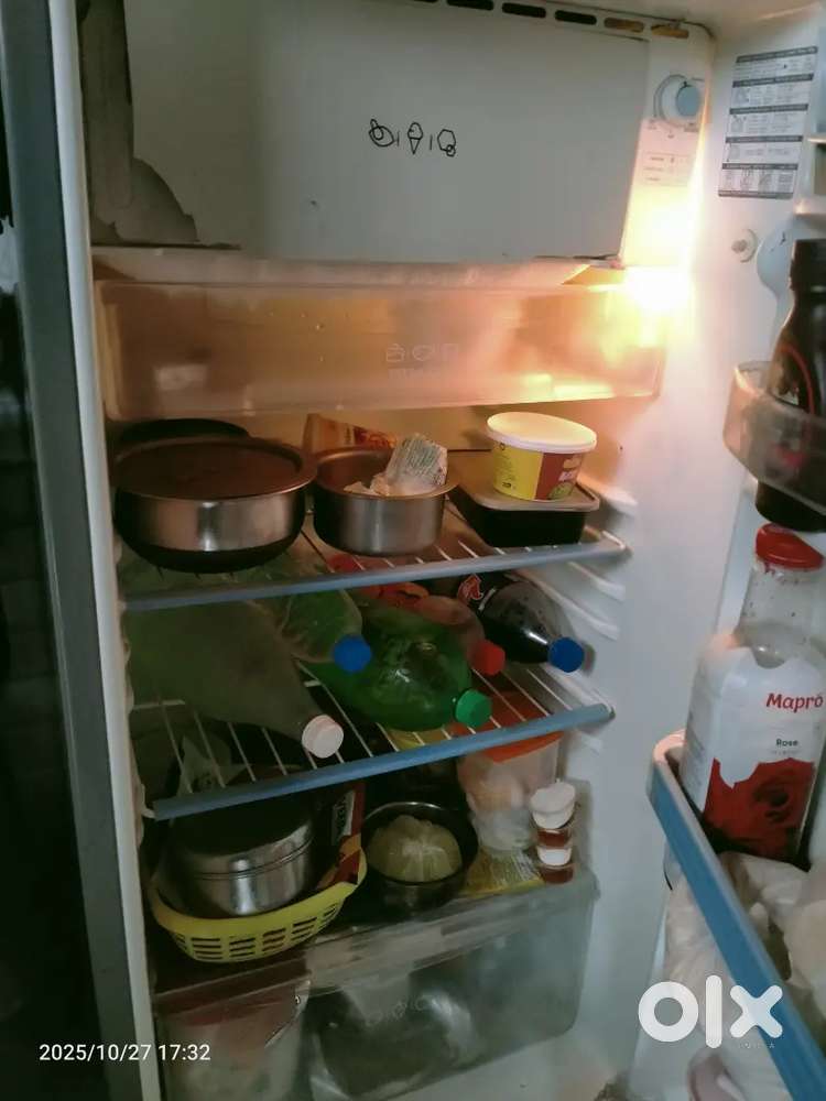 LG Fridge 165 litter