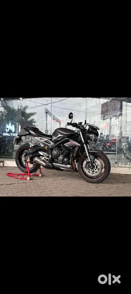 Triumph Street Triple RS 765