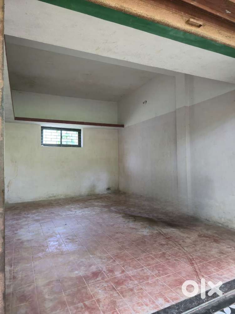 Shop on rent for storage @ Rs. 8,500/- per month