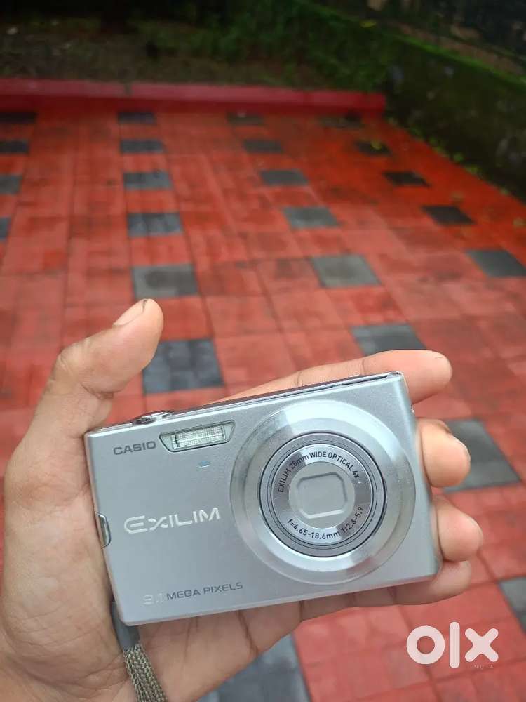 Casio exilim digital camera EX-Z250