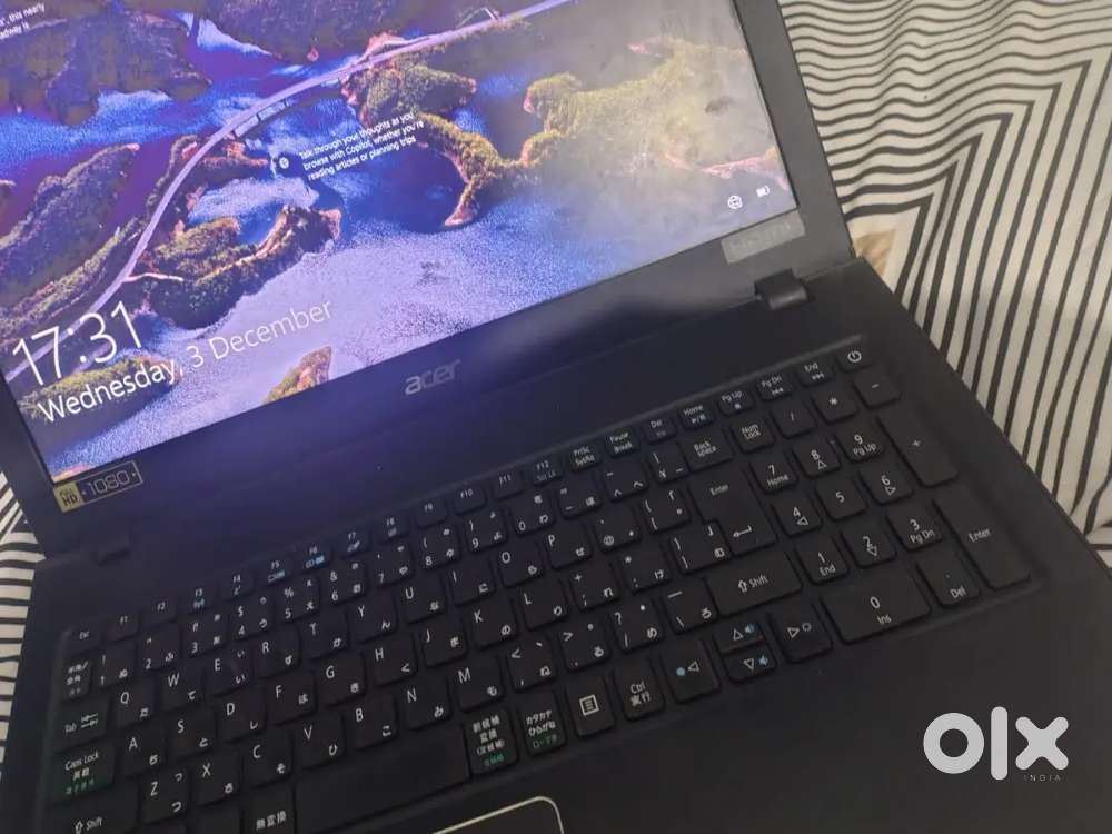 Acer laptop 8/256S