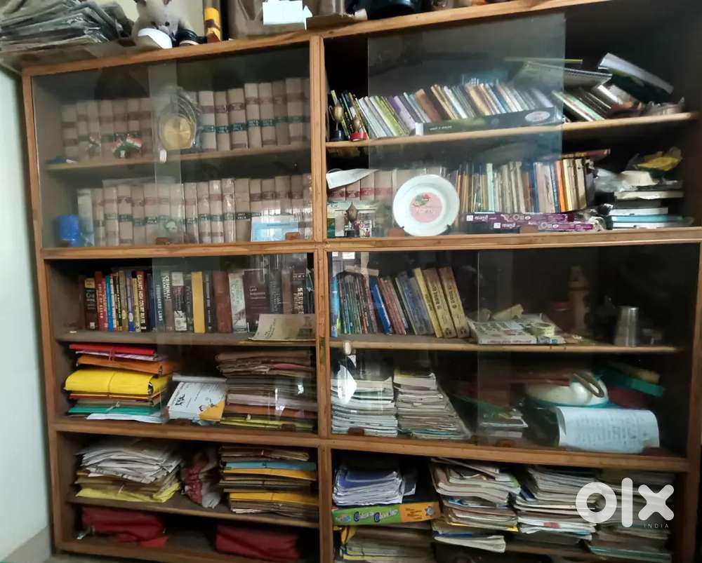 Book shelf (Almirah)
