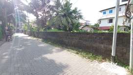 10 cents land Kadavanthara (purayidam)