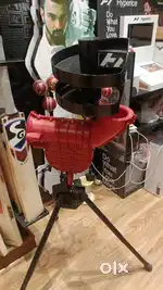 Cricket balling machine