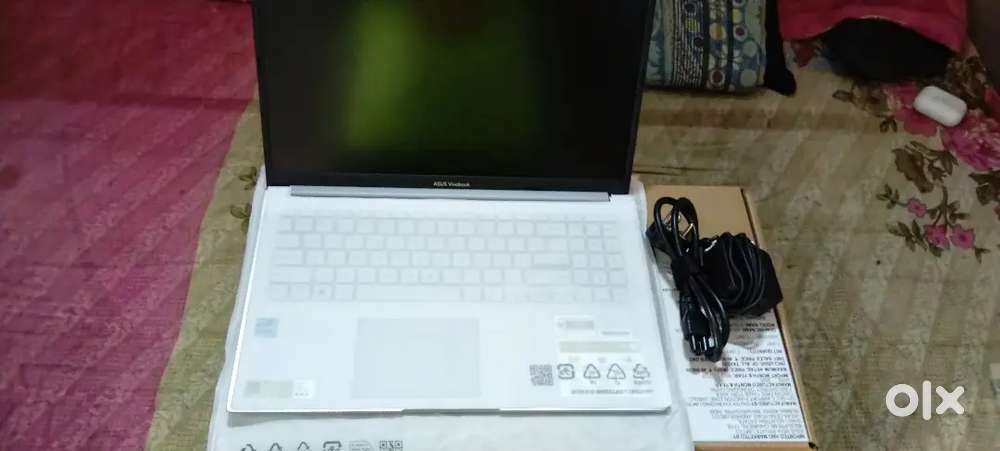 I am selling my brand new Intel i3 Asus vivobook 15 unused laptop.