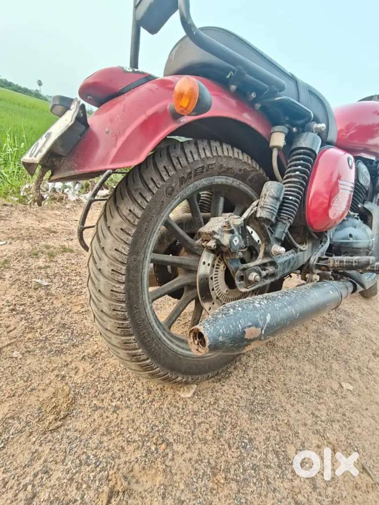 Jawa 42 Red CLASSIC LEGEND