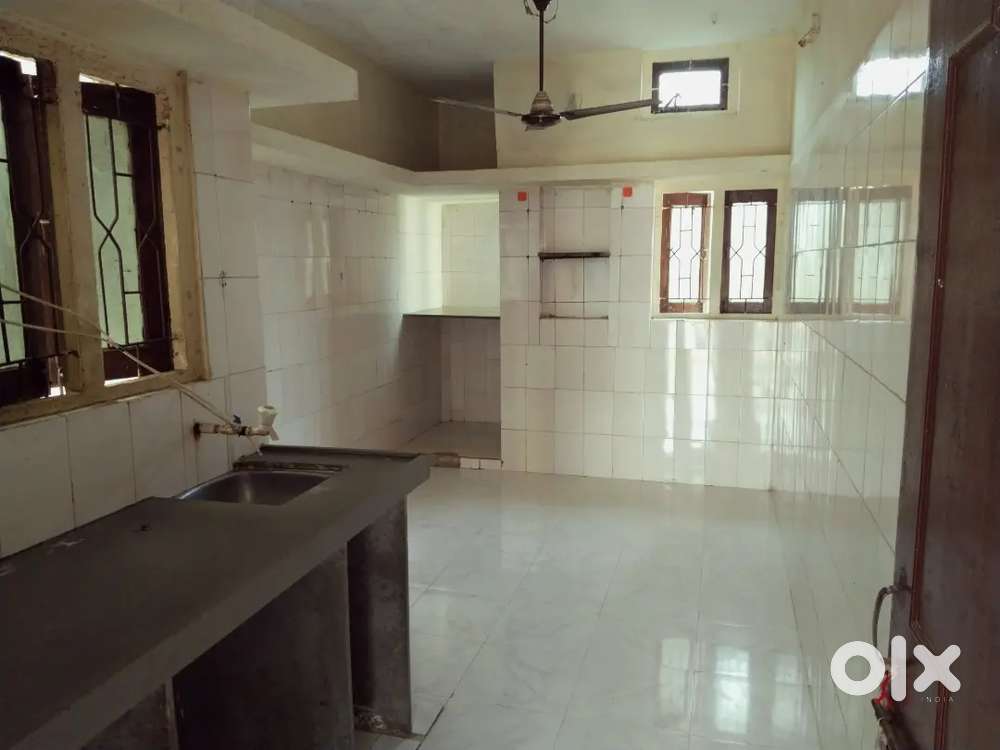 1 bhk tenament khodiyar colony sabji mandi fameli bechalar alavud men