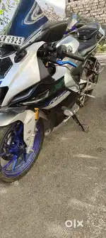 R15 M brand new,single owner