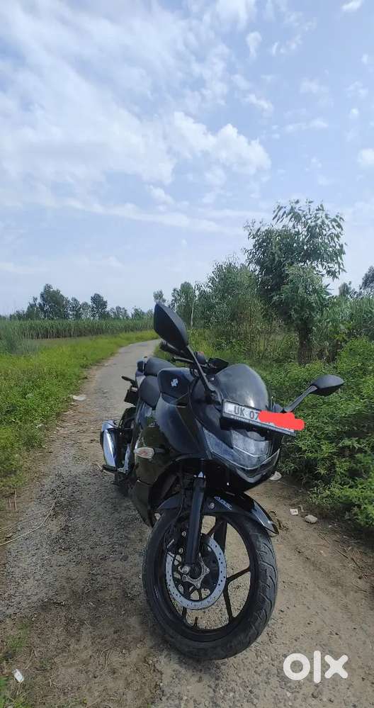 I want to sell my new condition Suzuki gixxer sf