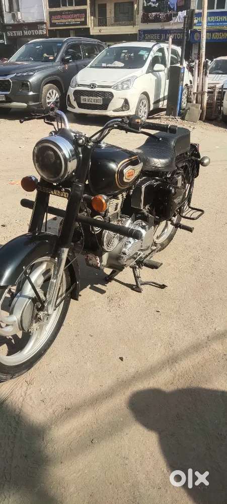ROYAL ENFIELD STANDARD 350CC 2017 JUNE 1ST OWNER BRAND NEW CONDITION