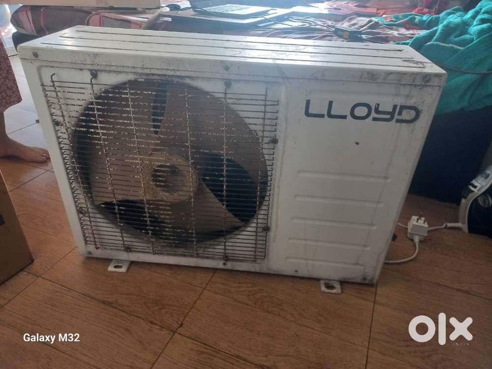LLOYD 1 Ton Split AC for Sale – Excellent Working Condition!