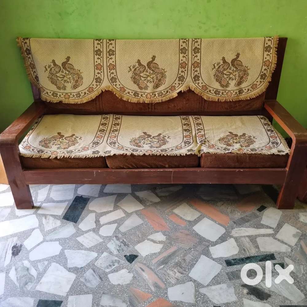 A 5 seater sofa is on sale