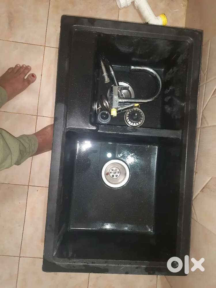 Kitchen sink double bowl Asitique quartz sink.