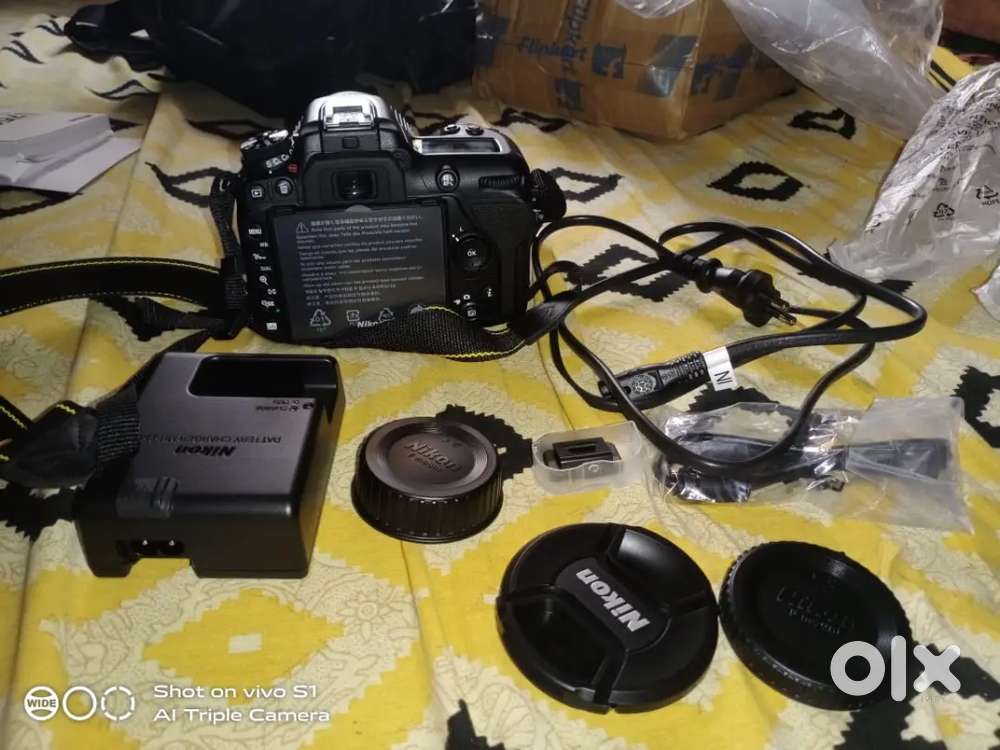 Nikon D7500 body with 18-140 Lance