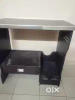 Computer table
