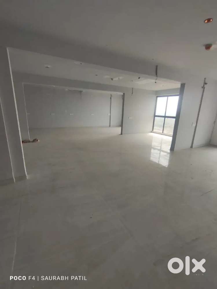 Big carpet Office available for rent