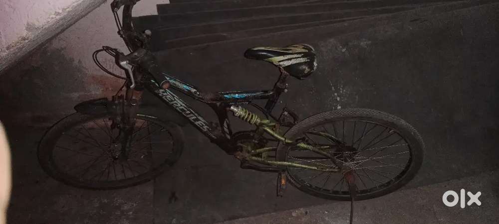 Age 3 years,1 hand,gear, suspension