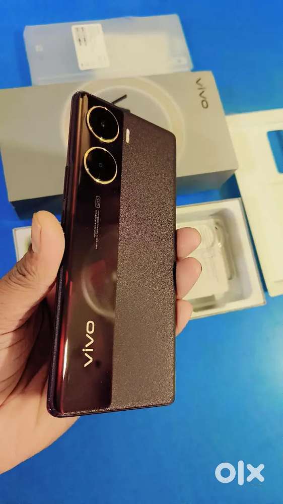 Vivo v29e 5g  artistic Red 8Gb 256