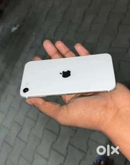 I Phone SE 2020 64 GB ( Exchange Availbe )