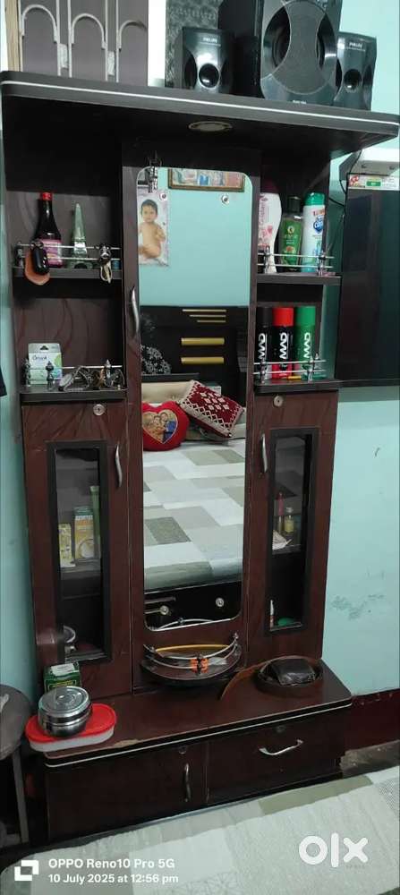 Dinning table & philips home theatre