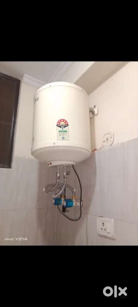 Water Geyser 25 liter.  Batla house jamia Nagar delhi